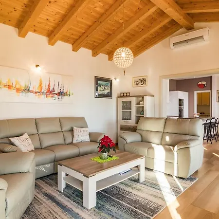 Villa Evelyn *